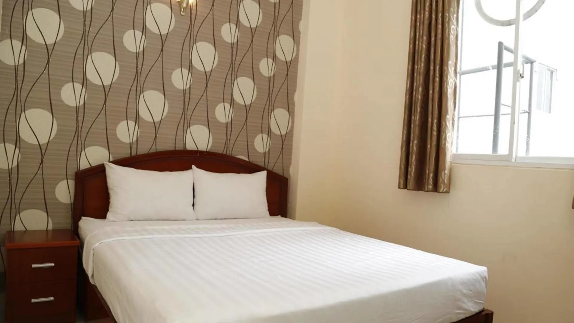 Kien Hotel Ho Chi Minh City 2*,
